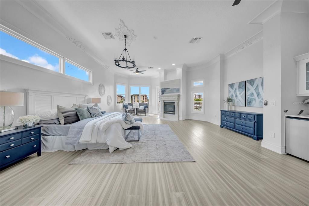 En Venta: $3,899,999 (5 camas, 4 baños, 5798 Pies cuadrados)