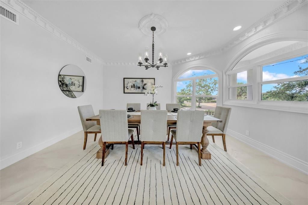 En Venta: $3,899,999 (5 camas, 4 baños, 5798 Pies cuadrados)