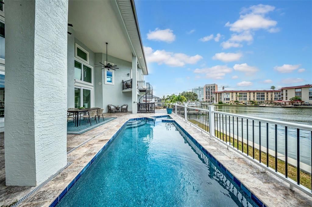 En Venta: $3,899,999 (5 camas, 4 baños, 5798 Pies cuadrados)