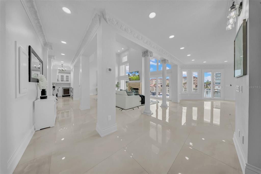 En Venta: $3,899,999 (5 camas, 4 baños, 5798 Pies cuadrados)