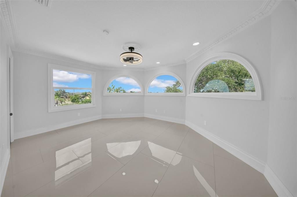 En Venta: $3,899,999 (5 camas, 4 baños, 5798 Pies cuadrados)