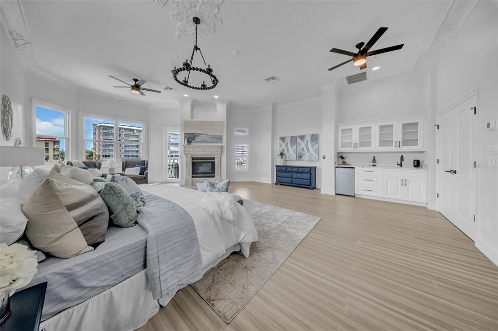 En Venta: $3,899,999 (5 camas, 4 baños, 5798 Pies cuadrados)