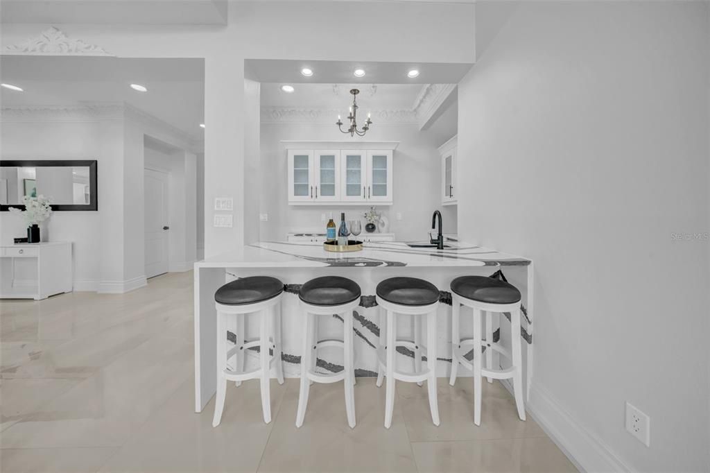 En Venta: $3,899,999 (5 camas, 4 baños, 5798 Pies cuadrados)