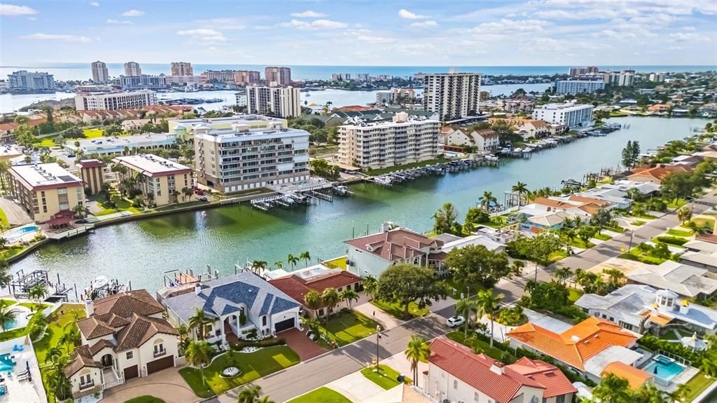 En Venta: $3,599,999 (5 camas, 4 baños, 5798 Pies cuadrados)