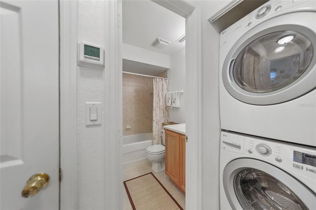 На продажу: $149,900 (2 спален, 2 ванн, 886 Квадратных фут)