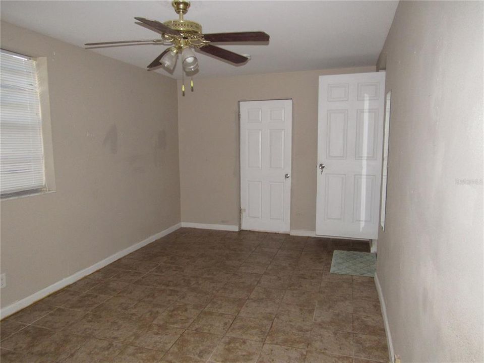 На продажу: $350,000 (3 спален, 2 ванн, 1776 Квадратных фут)