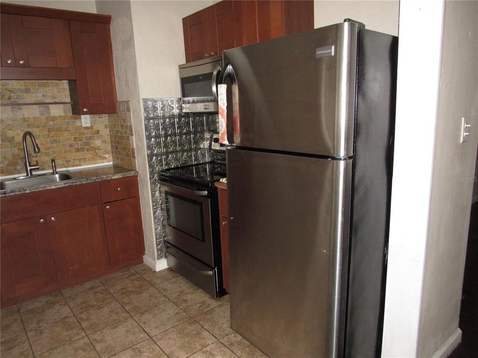 На продажу: $350,000 (3 спален, 2 ванн, 1776 Квадратных фут)