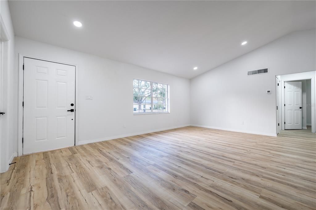 For Sale: $330,000 (3 beds, 2 baths, 1310 Square Feet)