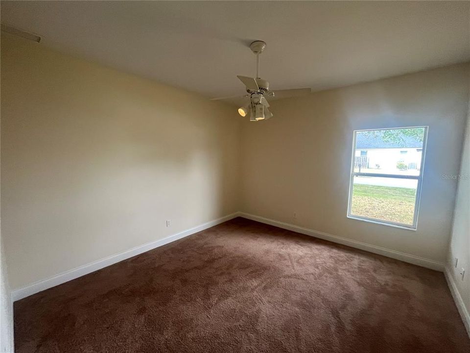 На продажу: $335,000 (4 спален, 2 ванн, 2156 Квадратных фут)