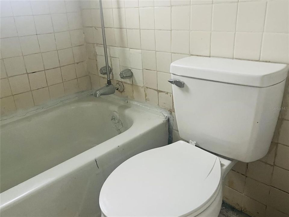 В аренду: $850 (2 спален, 1 ванн, 768 Квадратных фут)