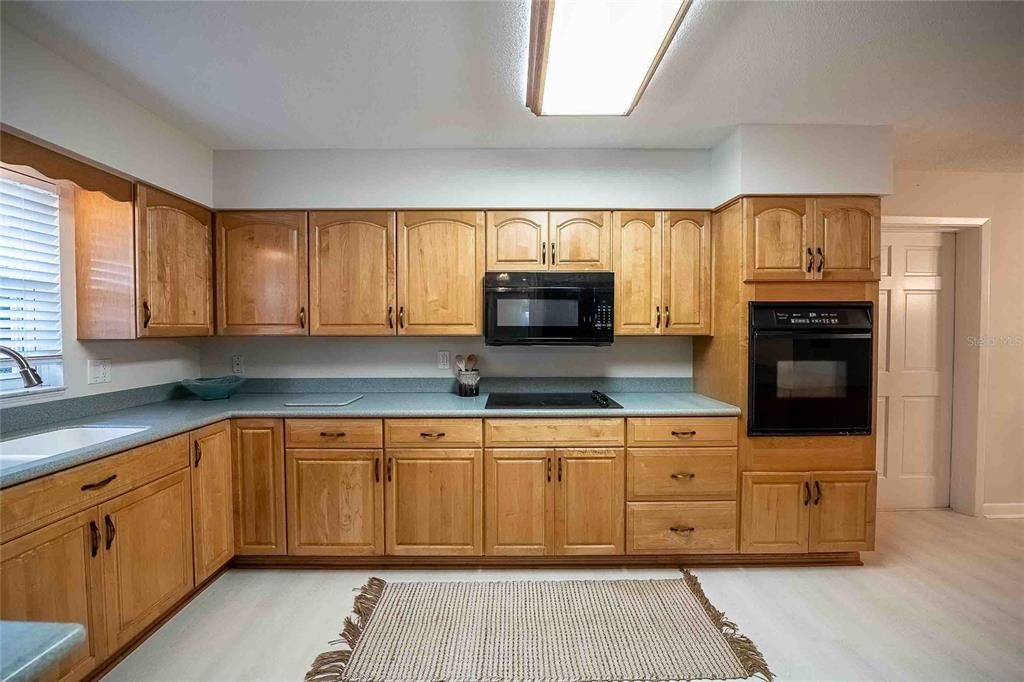 For Sale: $298,000 (3 beds, 1 baths, 1852 Square Feet)