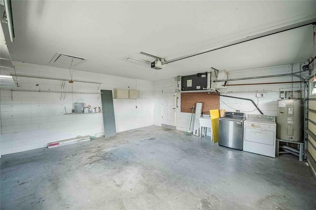 For Sale: $298,000 (3 beds, 1 baths, 1852 Square Feet)