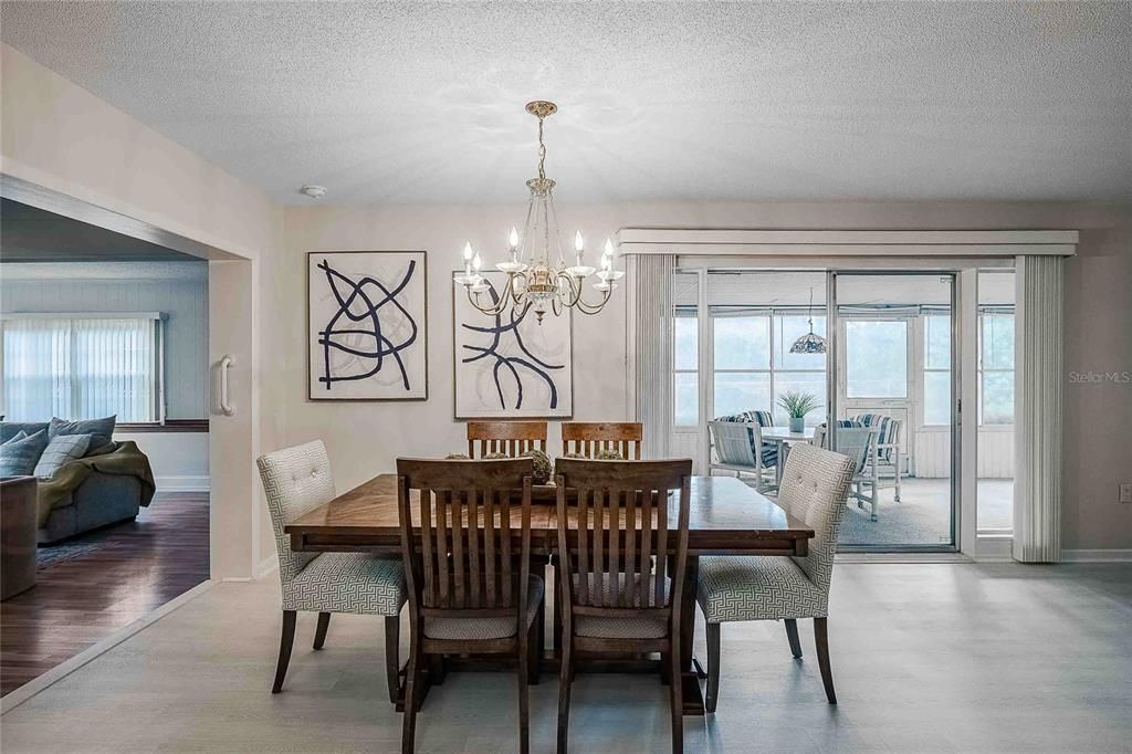 For Sale: $298,000 (3 beds, 1 baths, 1852 Square Feet)