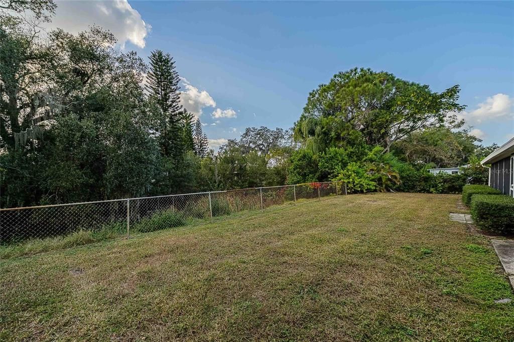 For Sale: $298,000 (3 beds, 1 baths, 1852 Square Feet)