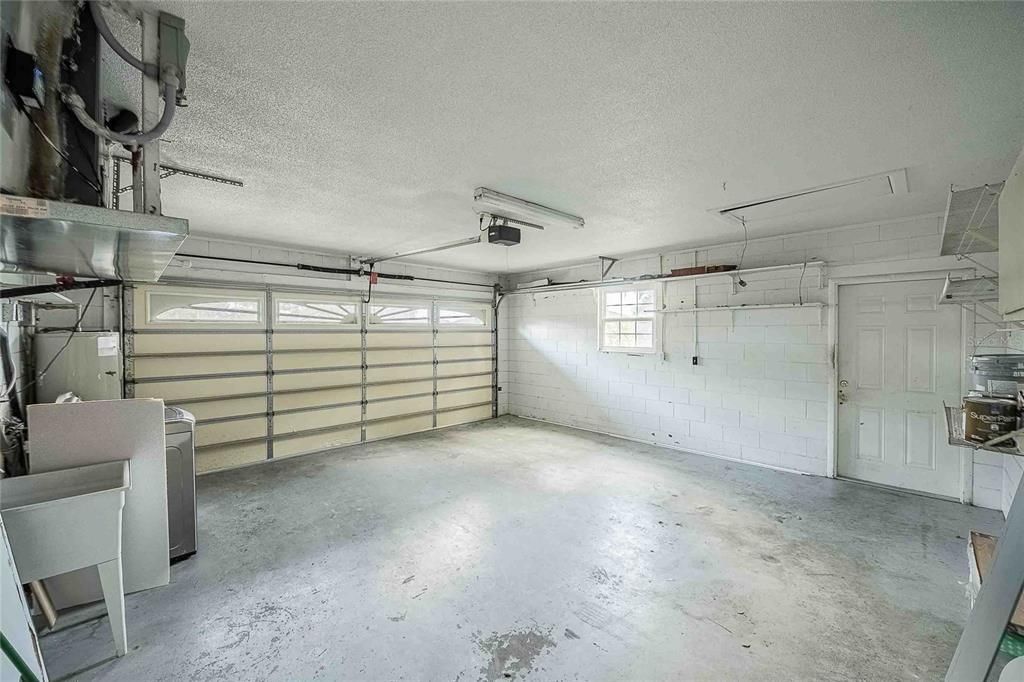 For Sale: $298,000 (3 beds, 1 baths, 1852 Square Feet)