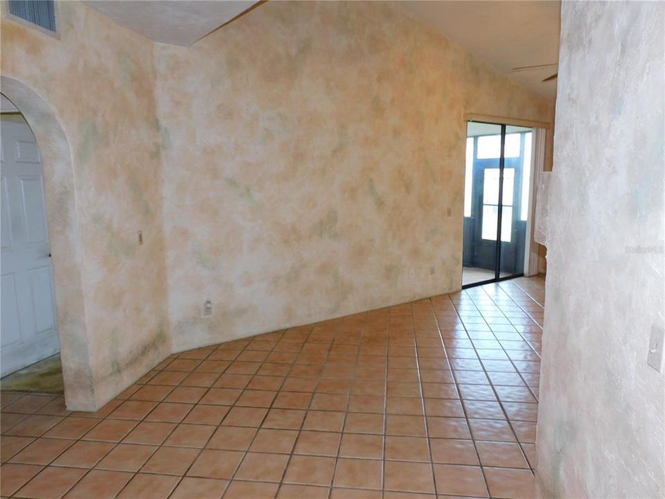 For Sale: $200,000 (2 beds, 2 baths, 1342 Square Feet)