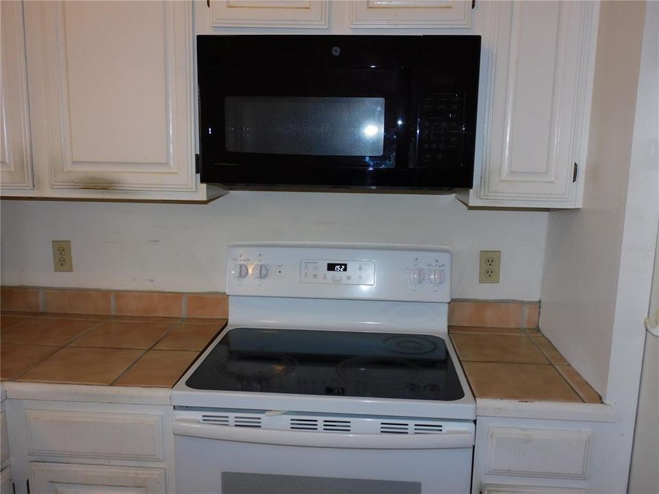 For Sale: $200,000 (2 beds, 2 baths, 1342 Square Feet)
