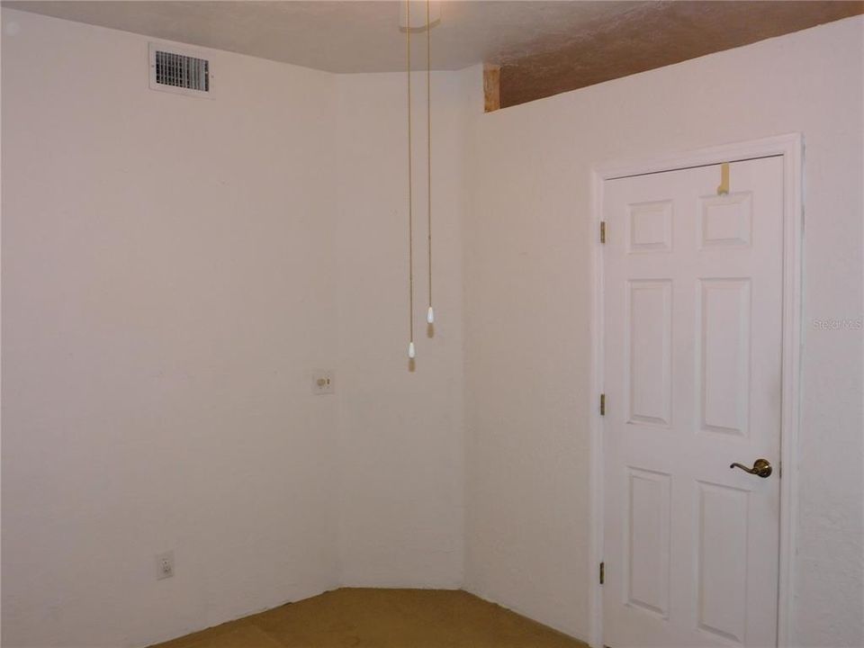 For Sale: $200,000 (2 beds, 2 baths, 1342 Square Feet)