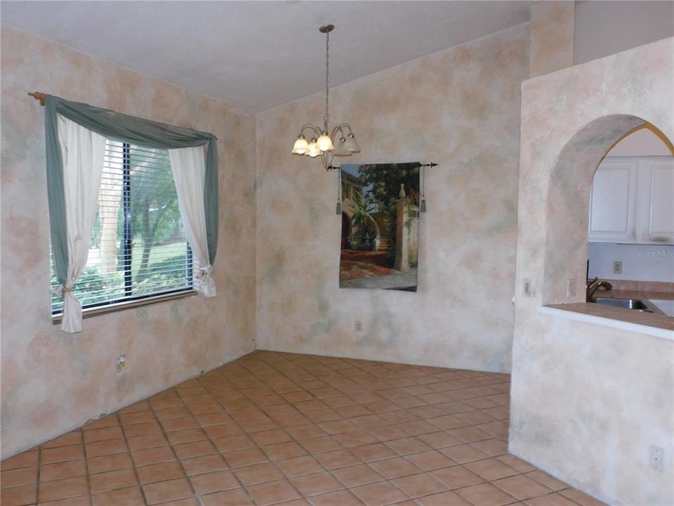 For Sale: $200,000 (2 beds, 2 baths, 1342 Square Feet)