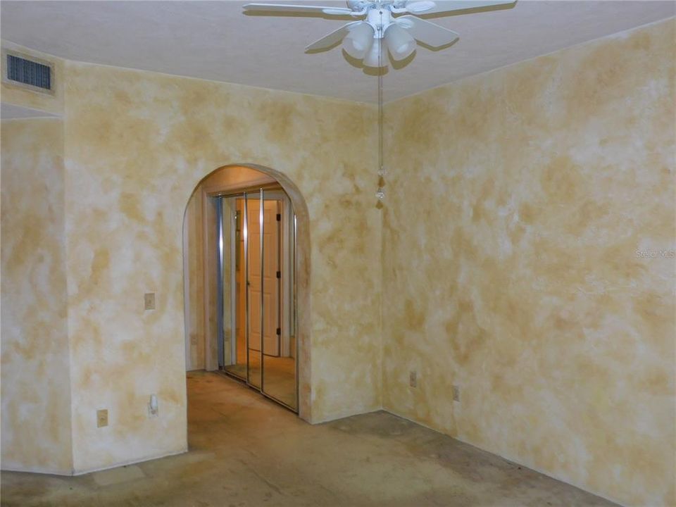 For Sale: $200,000 (2 beds, 2 baths, 1342 Square Feet)