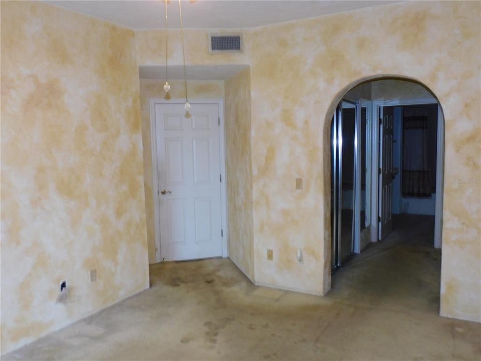 For Sale: $200,000 (2 beds, 2 baths, 1342 Square Feet)