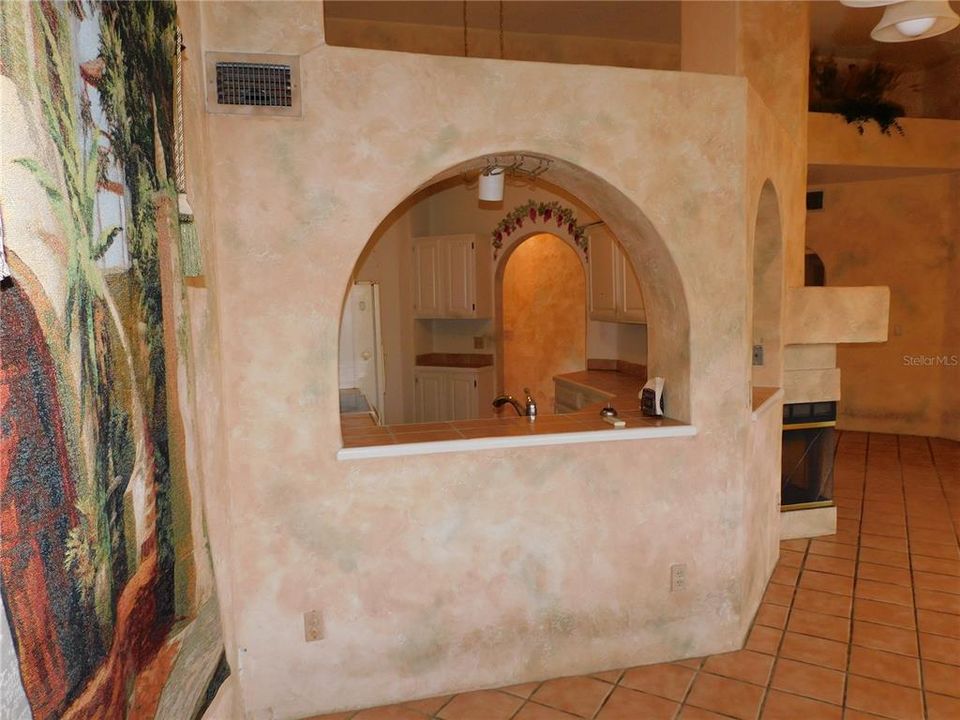 For Sale: $200,000 (2 beds, 2 baths, 1342 Square Feet)