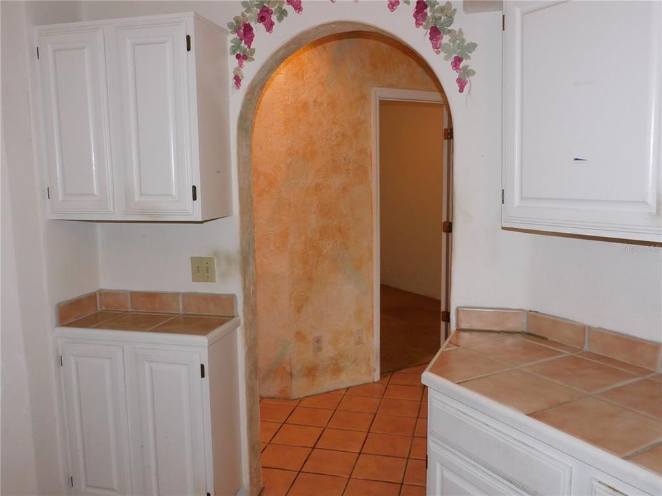 For Sale: $200,000 (2 beds, 2 baths, 1342 Square Feet)