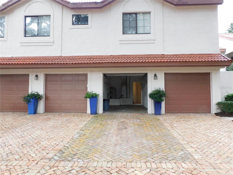 For Sale: $200,000 (2 beds, 2 baths, 1342 Square Feet)