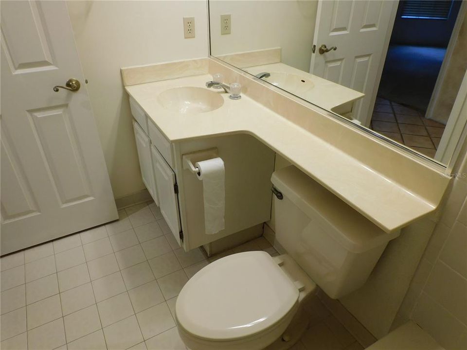 For Sale: $200,000 (2 beds, 2 baths, 1342 Square Feet)