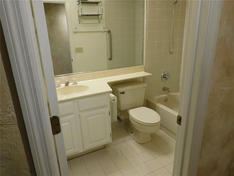 For Sale: $200,000 (2 beds, 2 baths, 1342 Square Feet)