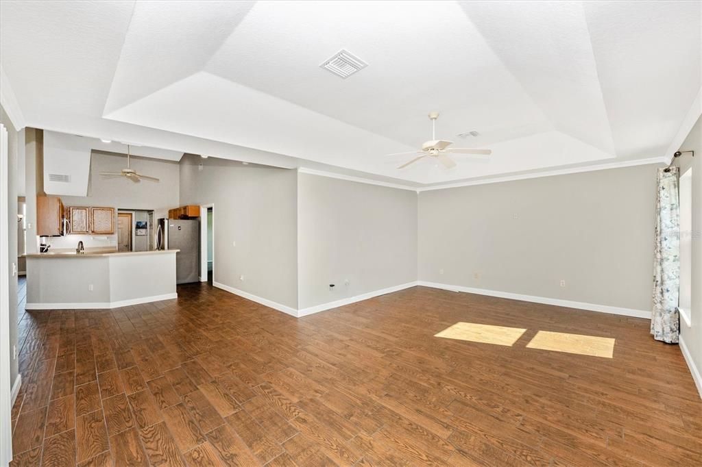 En Venta: $350,000 (3 camas, 2 baños, 2048 Pies cuadrados)