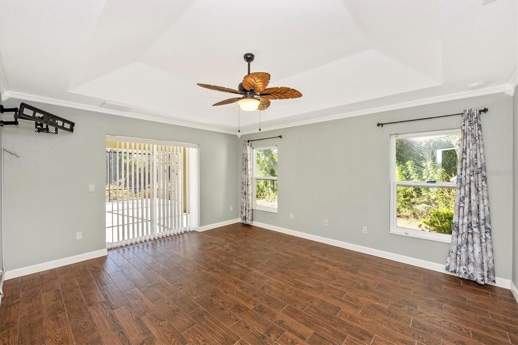 En Venta: $350,000 (3 camas, 2 baños, 2048 Pies cuadrados)