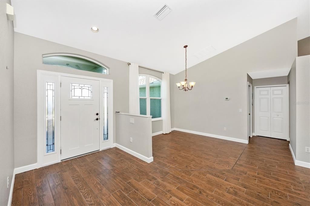 En Venta: $350,000 (3 camas, 2 baños, 2048 Pies cuadrados)