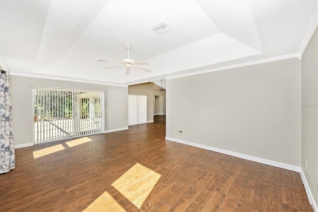 En Venta: $350,000 (3 camas, 2 baños, 2048 Pies cuadrados)