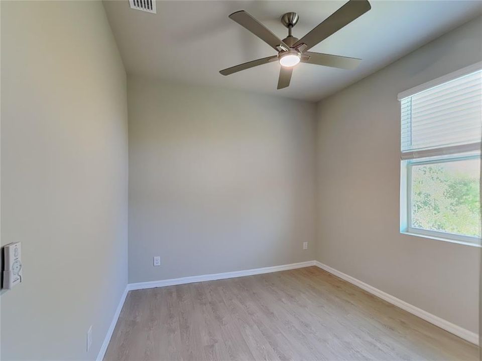 待售: $309,900 (4 贝兹, 2 浴室, 1921 平方英尺)