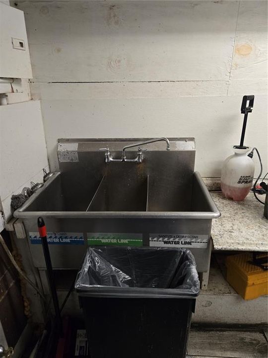 待售: $99,000 (0 贝兹, 0 浴室, 2000 平方英尺)