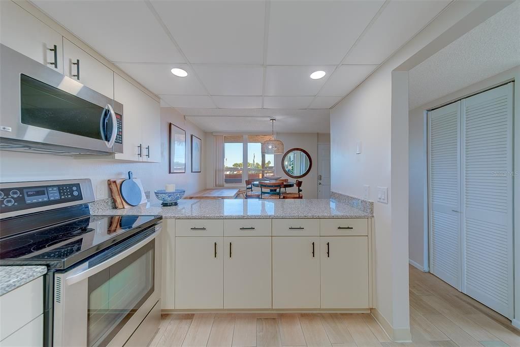 For Rent: $6,000 (2 beds, 2 baths, 1165 Square Feet)