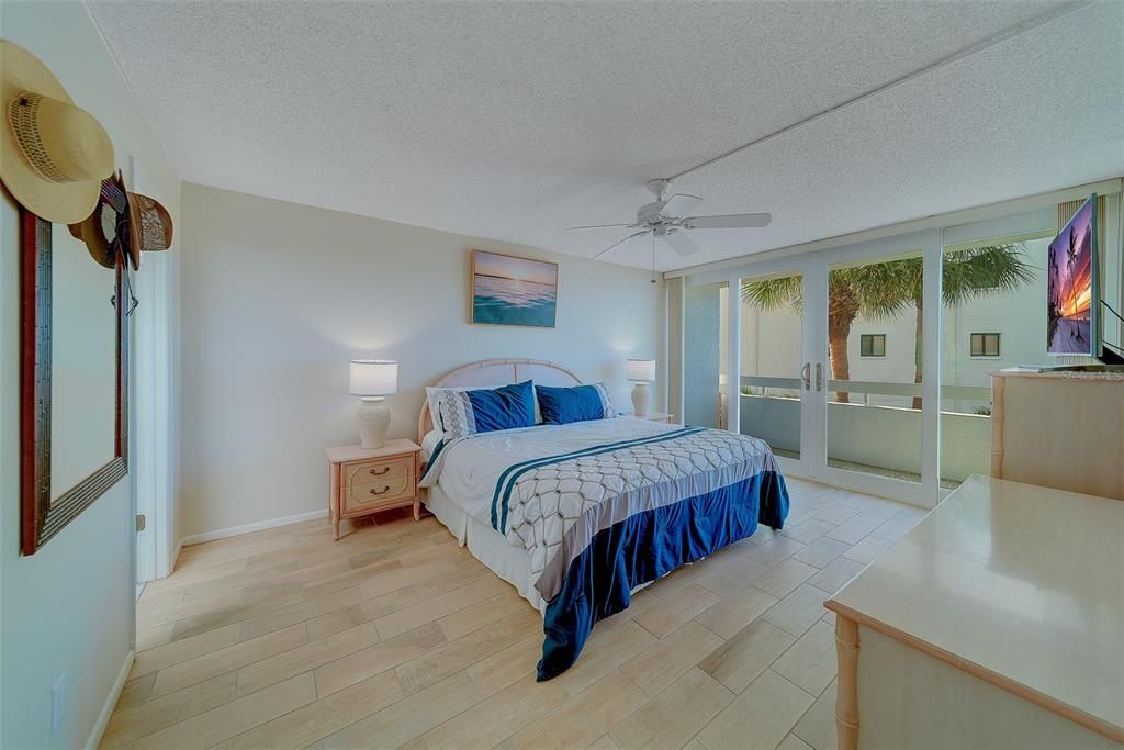 For Rent: $6,000 (2 beds, 2 baths, 1165 Square Feet)