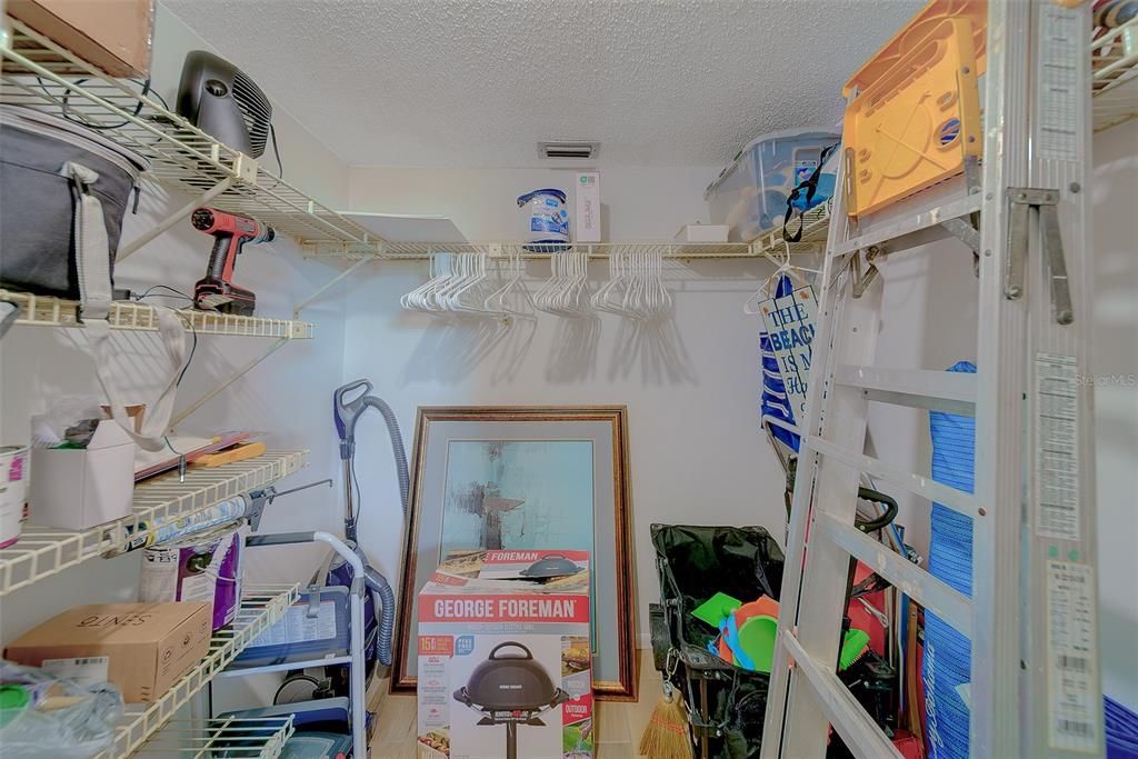 For Rent: $6,000 (2 beds, 2 baths, 1165 Square Feet)