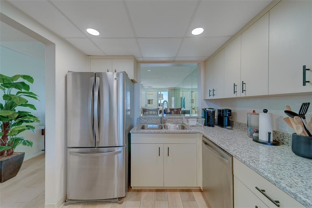 For Rent: $6,000 (2 beds, 2 baths, 1165 Square Feet)