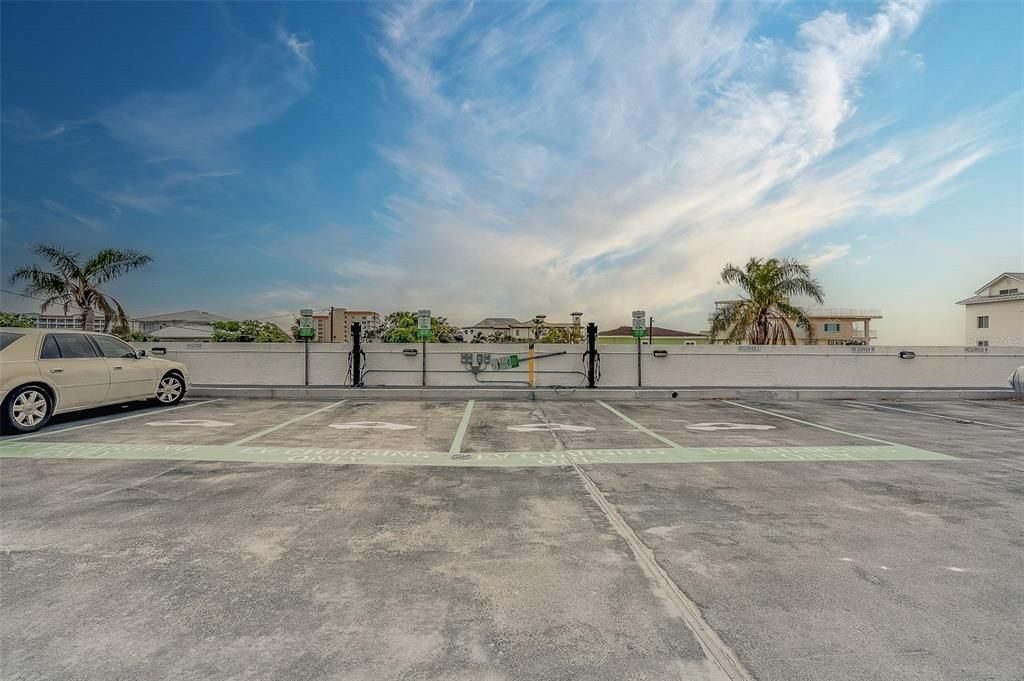 For Rent: $6,000 (2 beds, 2 baths, 1165 Square Feet)