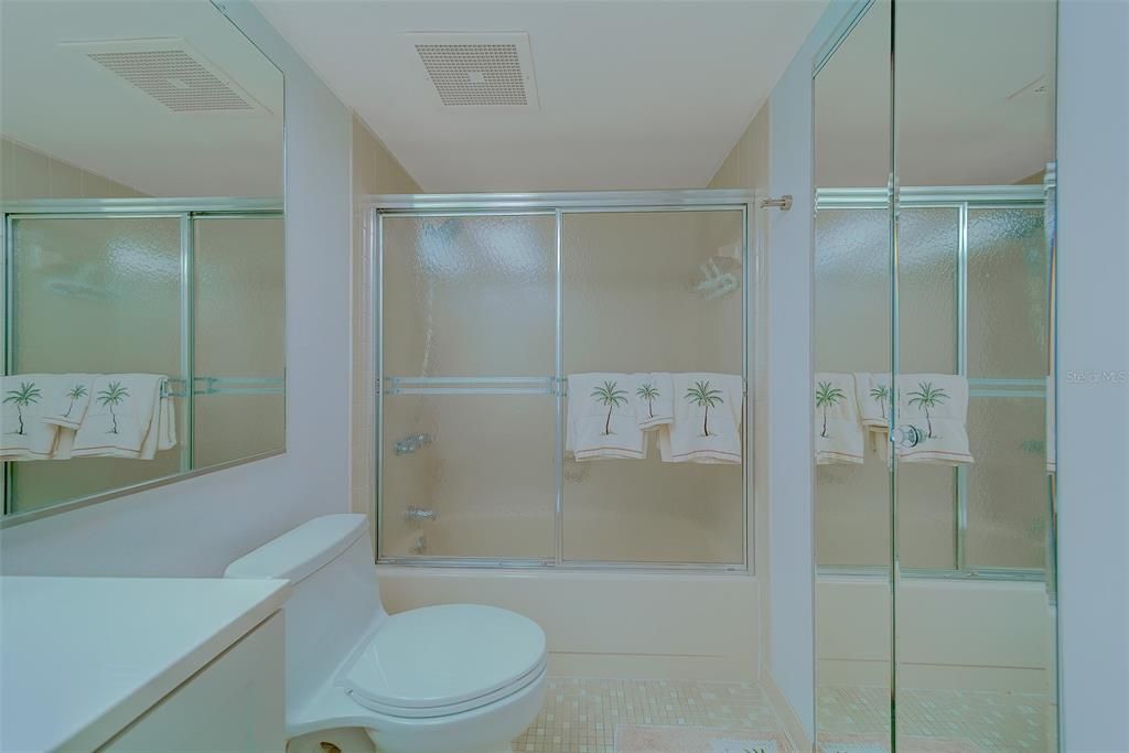 For Rent: $6,000 (2 beds, 2 baths, 1165 Square Feet)