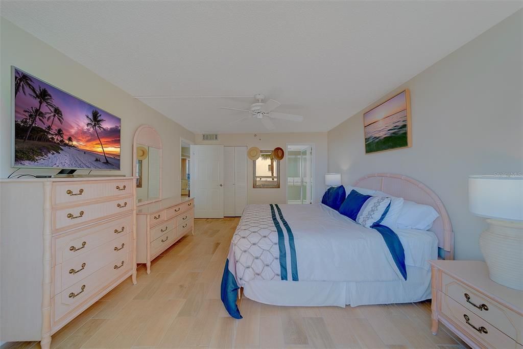 For Rent: $6,000 (2 beds, 2 baths, 1165 Square Feet)