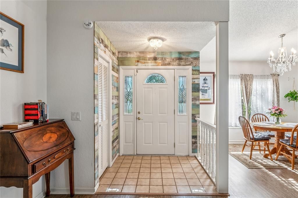 For Sale: $320,000 (2 beds, 2 baths, 1514 Square Feet)