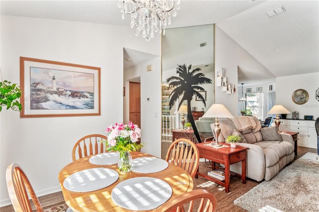 For Sale: $320,000 (2 beds, 2 baths, 1514 Square Feet)