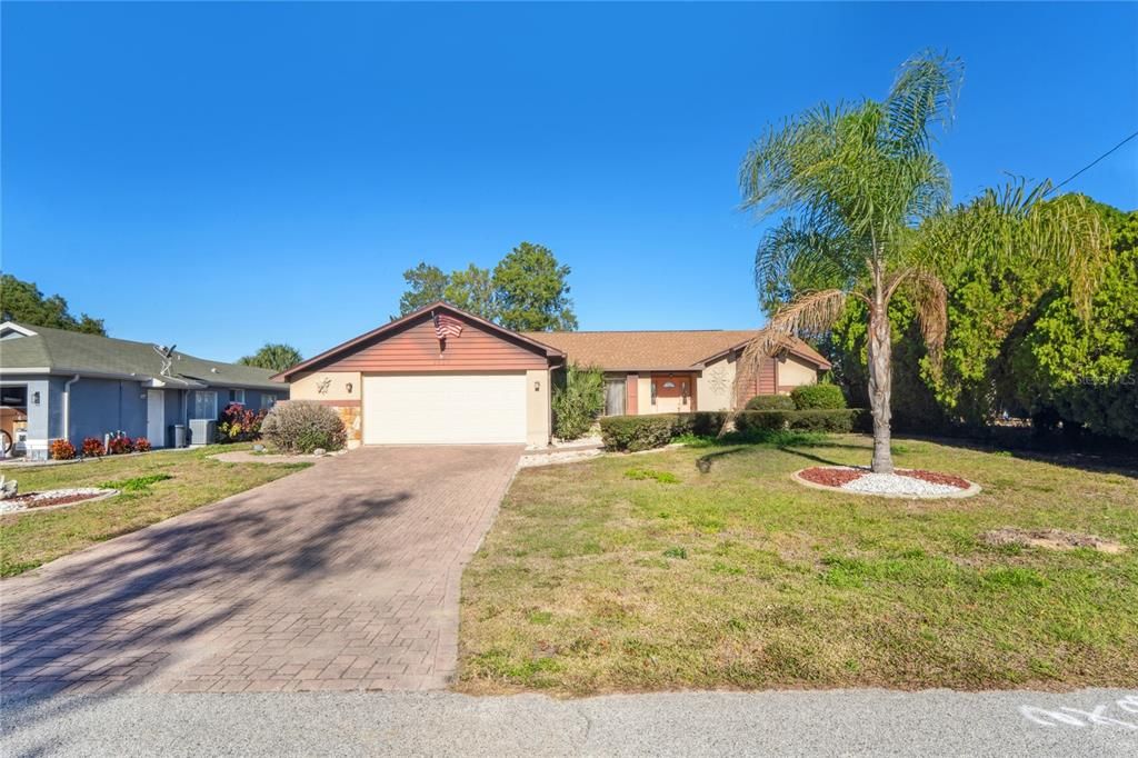 For Sale: $320,000 (2 beds, 2 baths, 1514 Square Feet)