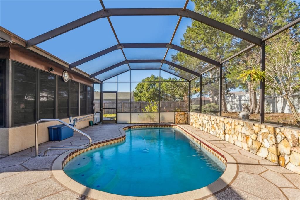 For Sale: $320,000 (2 beds, 2 baths, 1514 Square Feet)