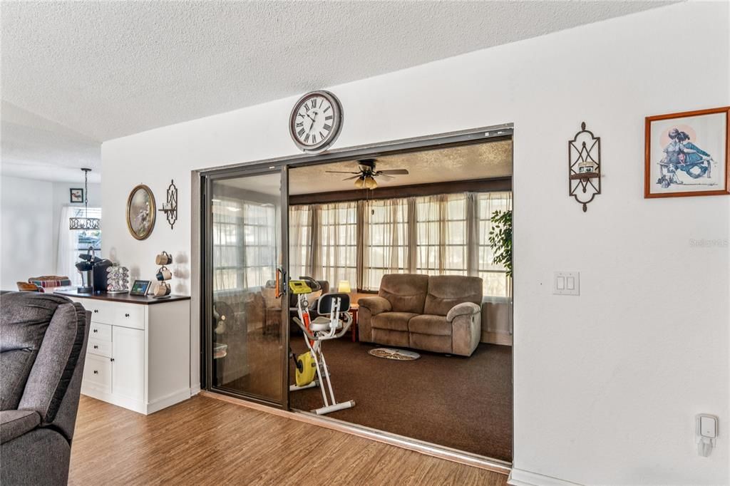 For Sale: $320,000 (2 beds, 2 baths, 1514 Square Feet)