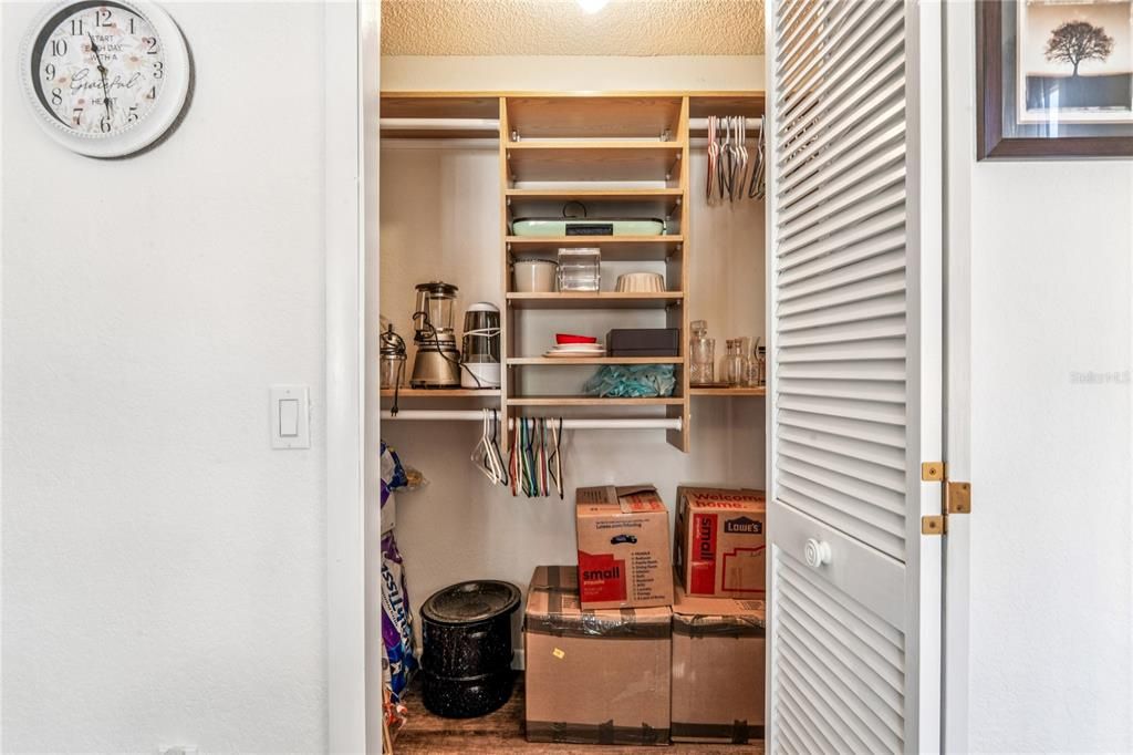 For Sale: $320,000 (2 beds, 2 baths, 1514 Square Feet)