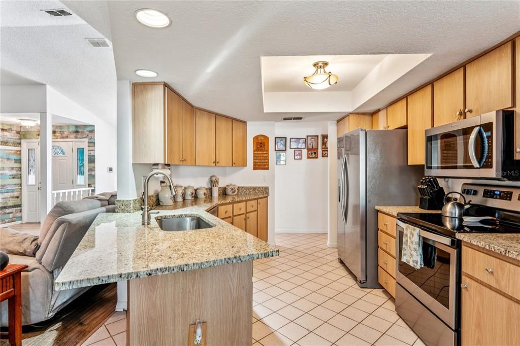 For Sale: $320,000 (2 beds, 2 baths, 1514 Square Feet)